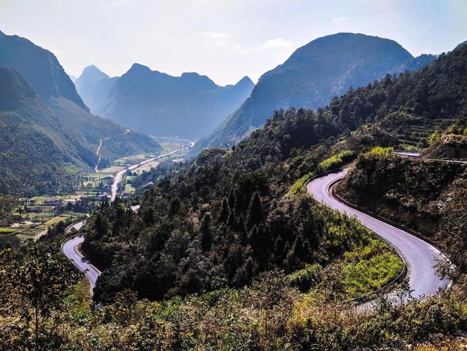 Ha Giang Riverside Hostel & Tour Exterior photo